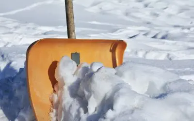 6 Essentials for Shoveling Snow Safely